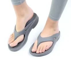 Adults' Oofos Ooriginal Thong Sandals