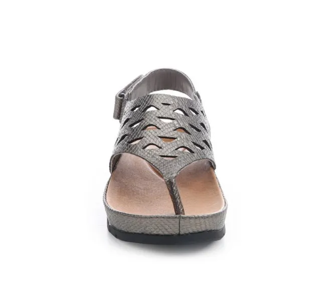 Women's Baretraps Winika Footbed Sandals