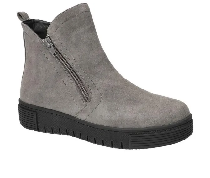 Women's Bella Vita Oaklee Booties