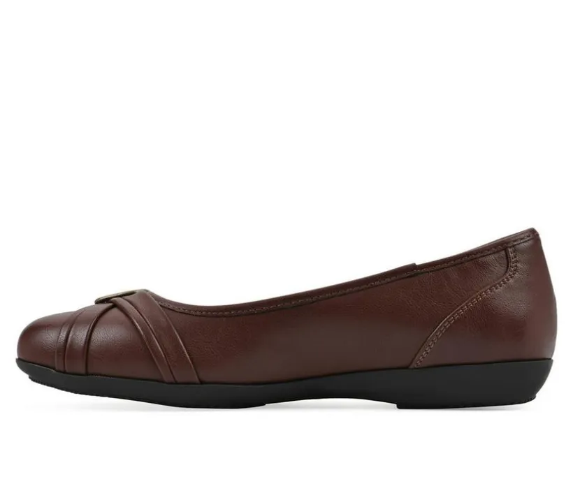 Women's Cliffs by White Mountain Calming Flats