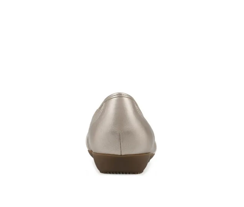 Women's Cliffs by White Mountain Calming Flats