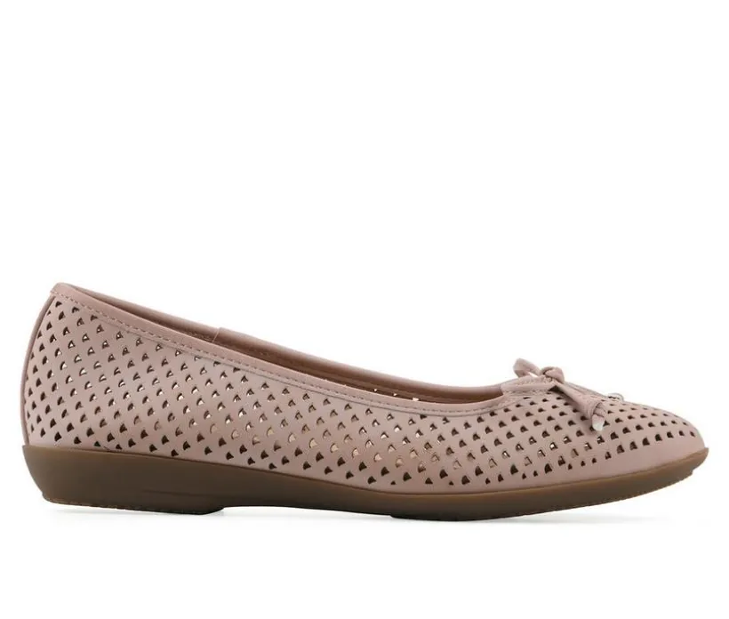 Women's Cliffs by White Mountain Carris Flats
