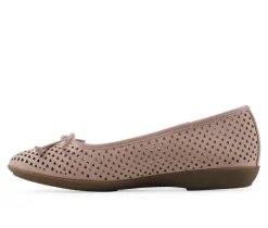 Women's Cliffs by White Mountain Carris Flats