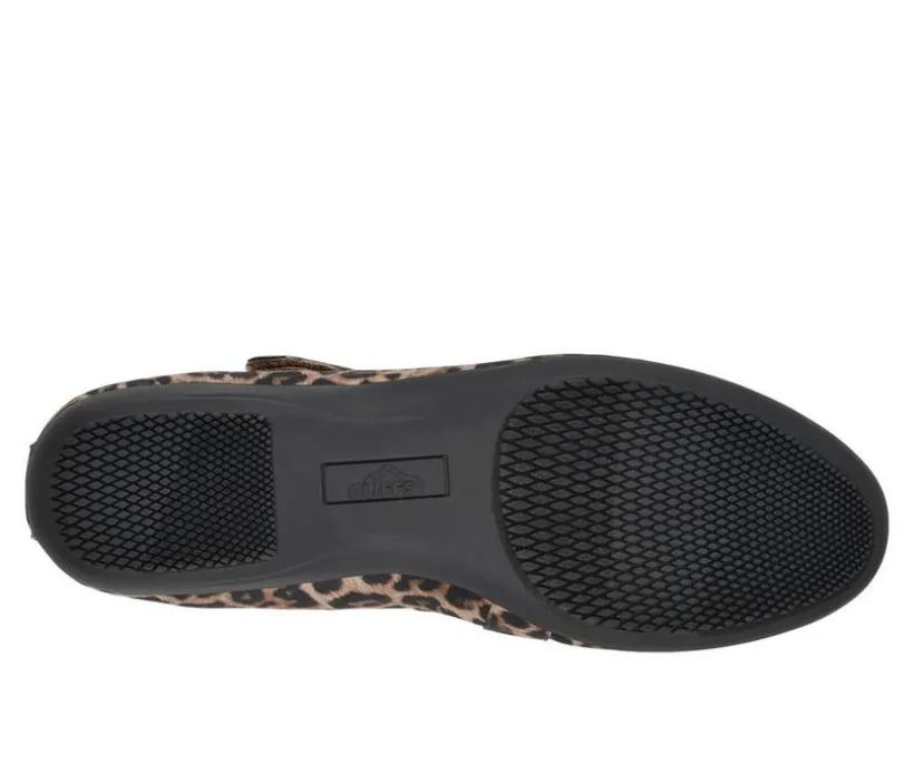 Women's Cliffs by White Mountain Carwen Flats