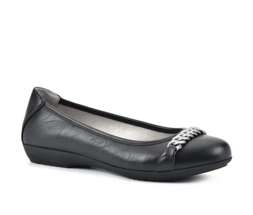 Women's Cliffs by White Mountain Charmed Flats