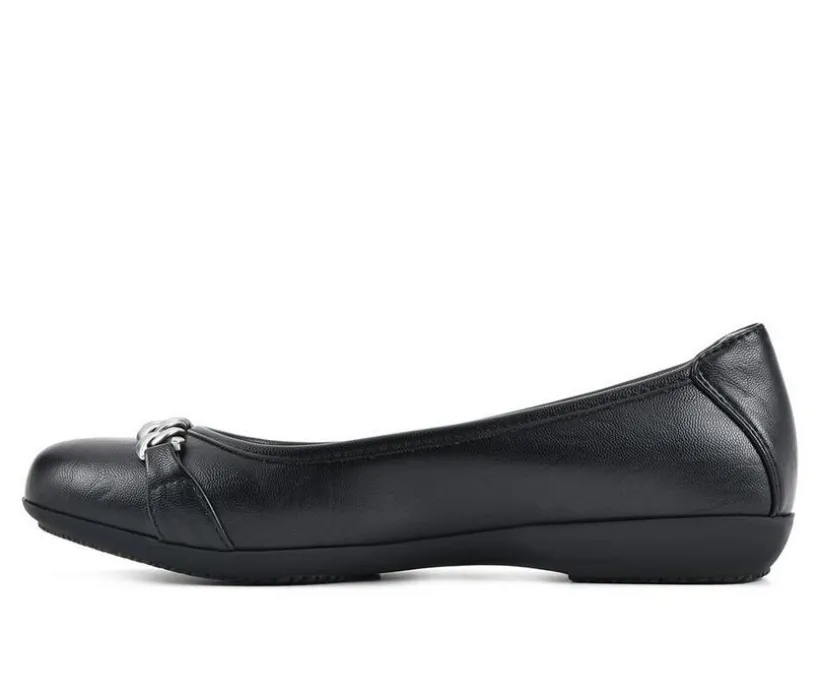 Women's Cliffs by White Mountain Charmed Flats