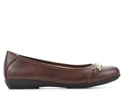 Women's Cliffs by White Mountain Charmed Flats