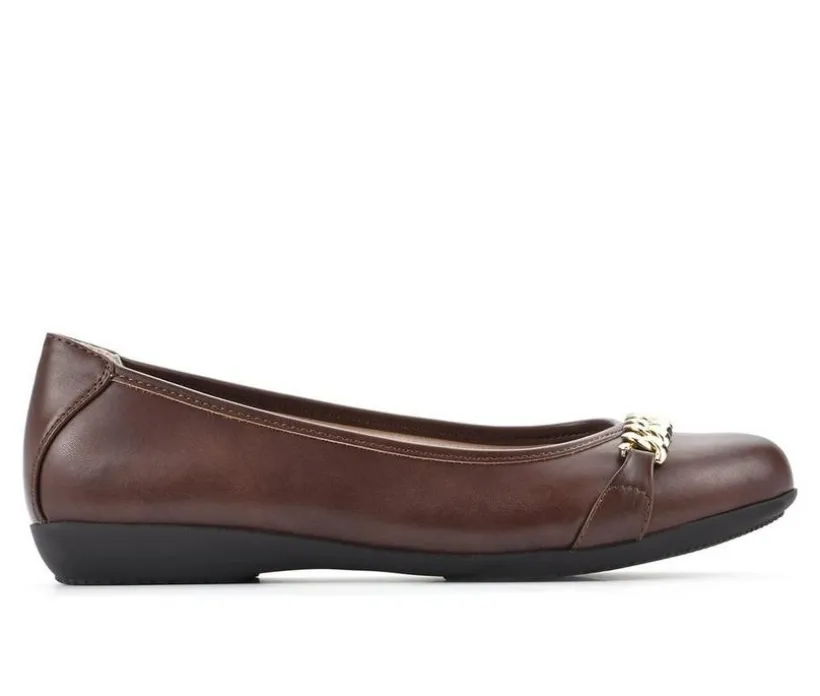 Women's Cliffs by White Mountain Charmed Flats