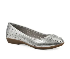 Women's Cliffs by White Mountain Charmed Flats