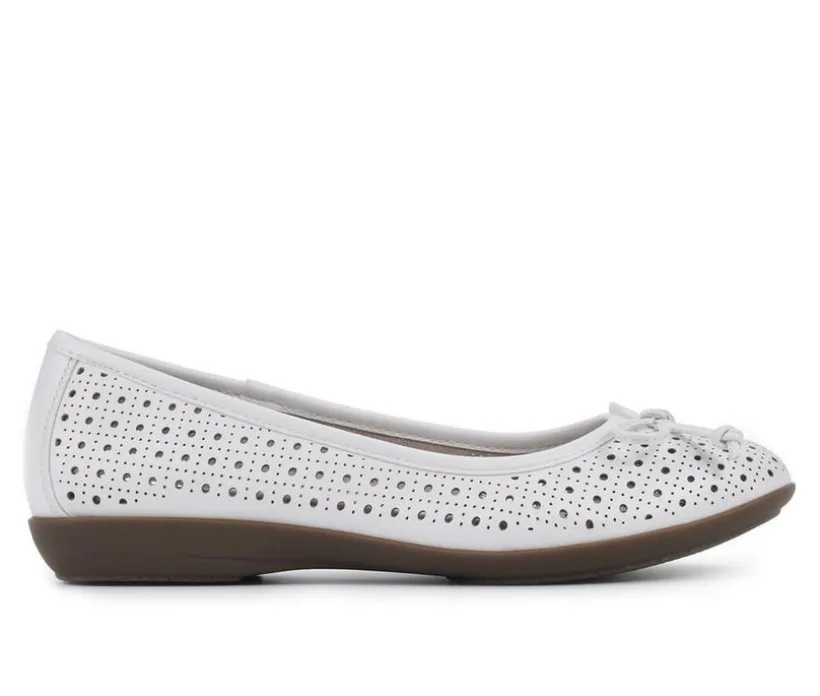 Women's Cliffs by White Mountain Cheryl Flats