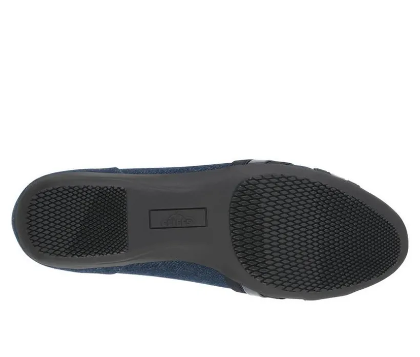 Women's Cliffs by White Mountain Chic Flats