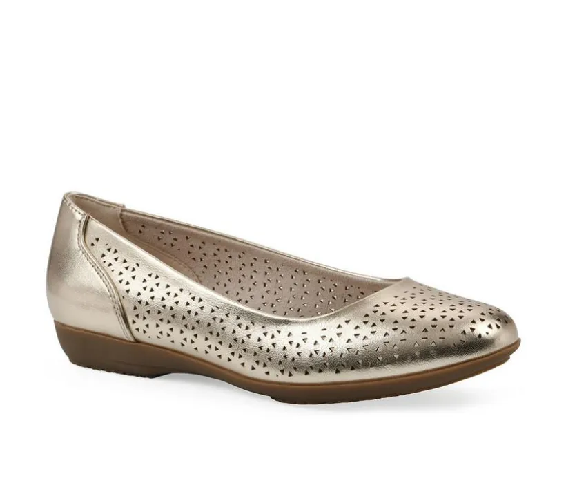 Women's Cliffs by White Mountain Cindy Flats