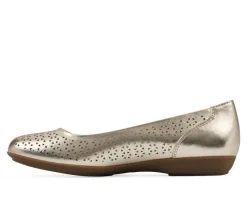 Women's Cliffs by White Mountain Cindy Flats