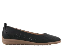 Women's Cliffs by White Mountain Cindy Flats