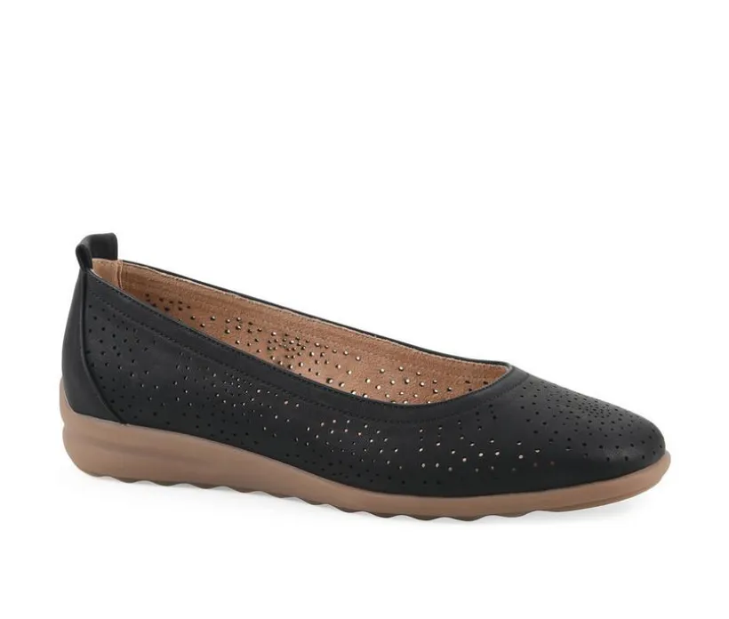 Women's Cliffs by White Mountain Cindy Flats