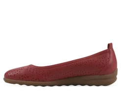 Women's Cliffs by White Mountain Cindy Flats