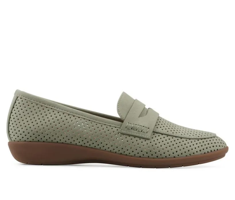 Women's Cliffs by White Mountain Samson Loafers