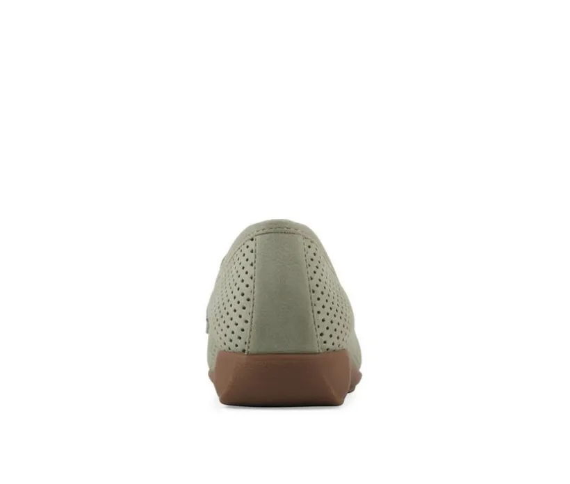 Women's Cliffs by White Mountain Samson Loafers