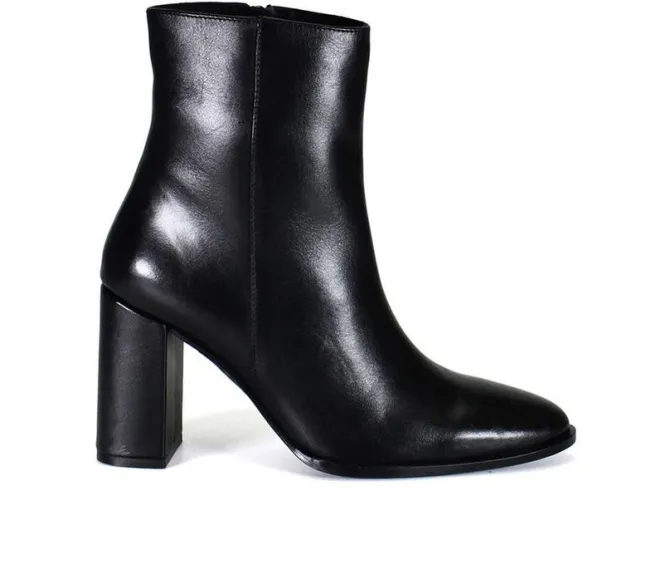 Women's DIBA TRUE Trav Ler Booties