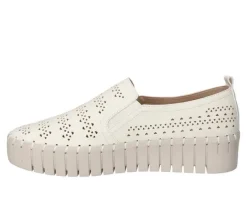 Women's Easy Street Peppy Sneakers