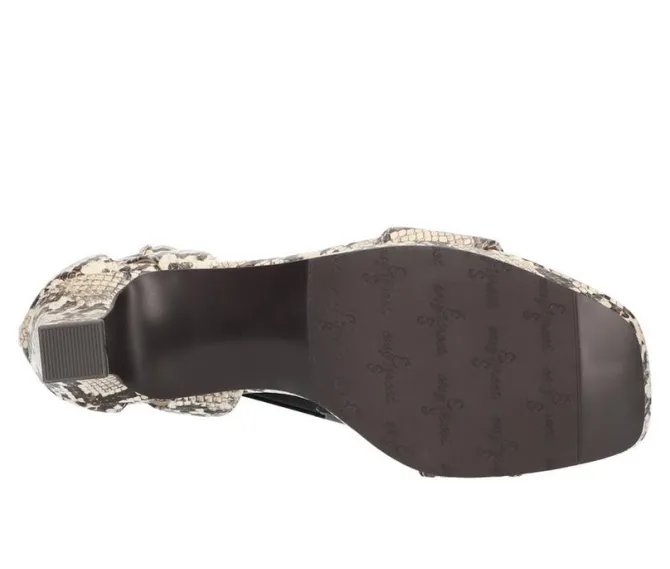 Women's Easy Street Ro Pumps