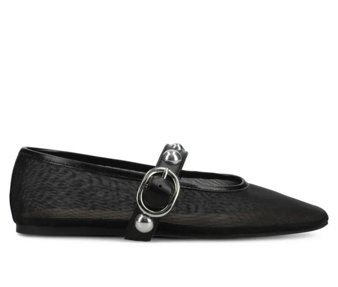 Women's Journee Collection Naveah Flats