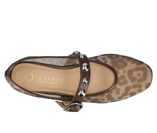 Women's Journee Collection Naveah Flats