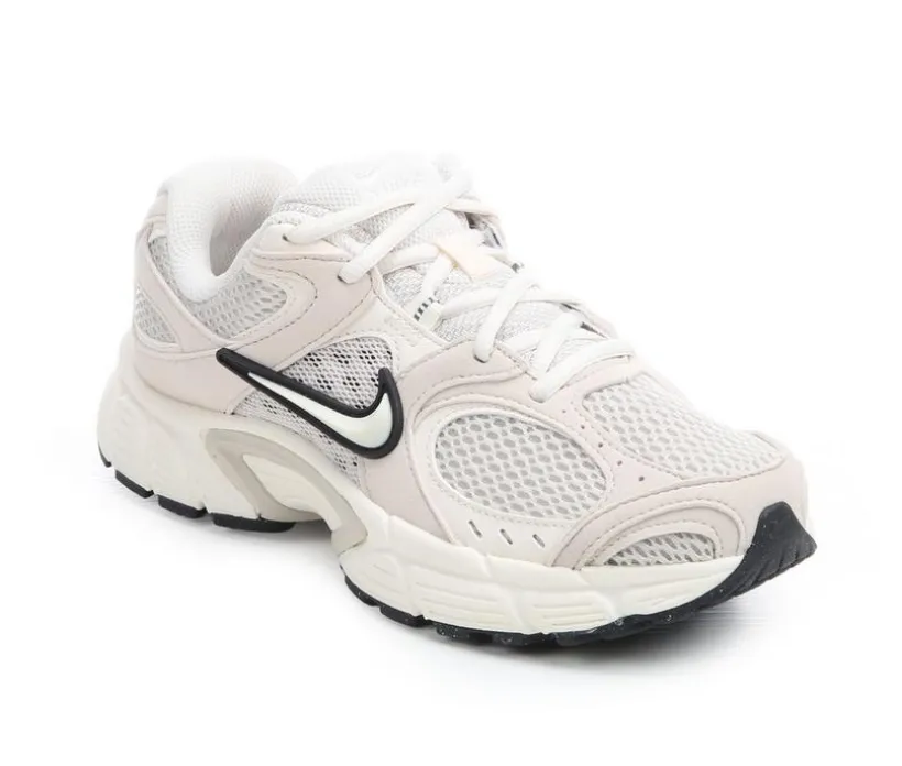 Women's Nike V5 RNR Suede Sneakers