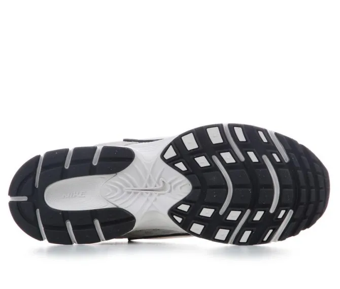 Women's Nike V5 RNR Suede Sneakers