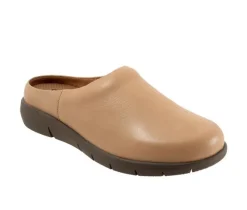 Women's Softwalk Andria Clogs