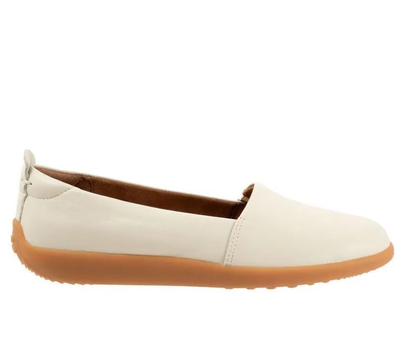 Women's Softwalk Deva Flats