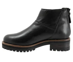 Women's Softwalk Elmhurst Chunky Lug Booties