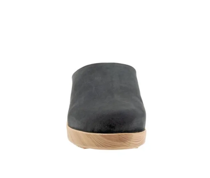 Women's Softwalk Felida Clogs