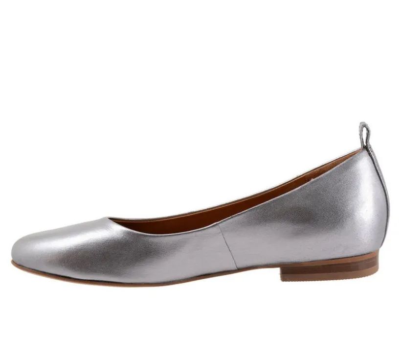 Women's Softwalk Kiris Flats