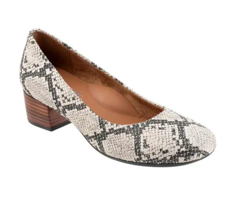 Women's Softwalk Lynn Pumps