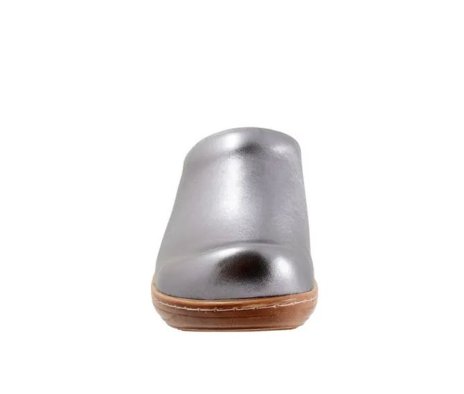 Women's Softwalk Madison Clogs