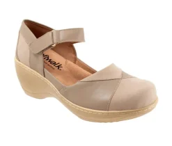Women's Softwalk Miri Heeled Clogs