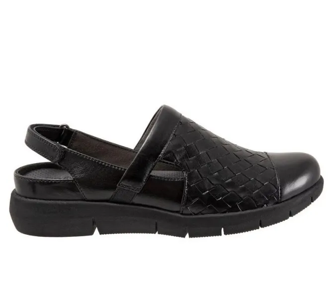 Women's Softwalk Salina Woven II Clog