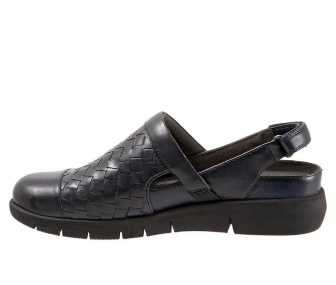 Women's Softwalk Salina Woven II Clog