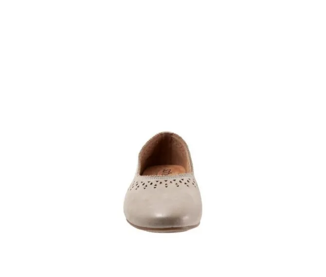 Women's Softwalk Selma Flats