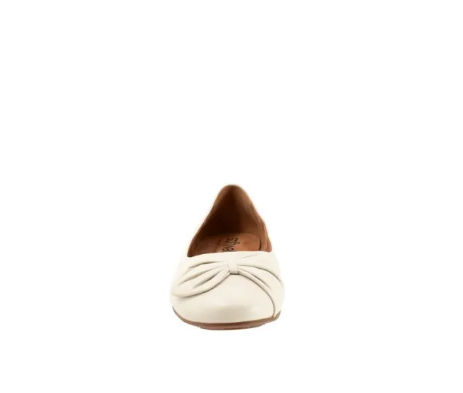 Women's Softwalk Sofia Flats