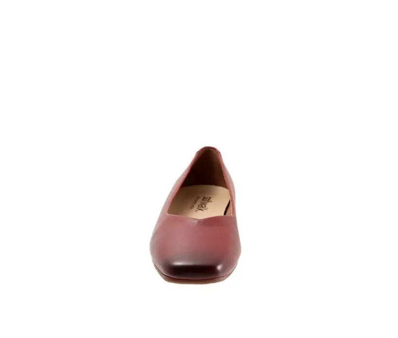 Women's Softwalk Vellore Flats