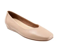 Women's Softwalk Vellore Flats