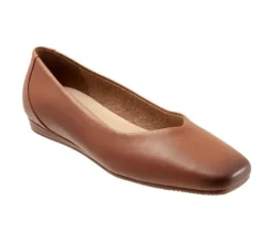 Women's Softwalk Vellore Flats