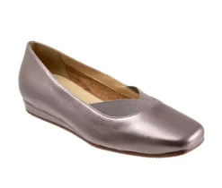 Women's Softwalk Viana Flats