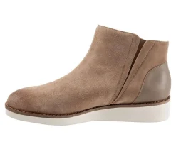 Women's Softwalk Wesley Booties
