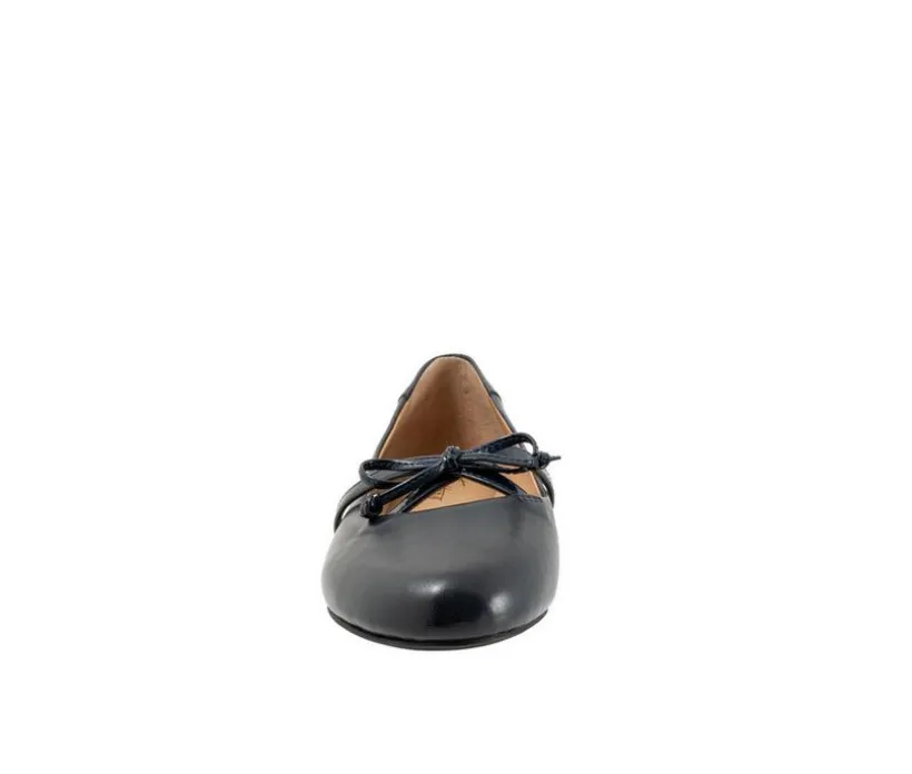Women's Trotters Carissa Flats