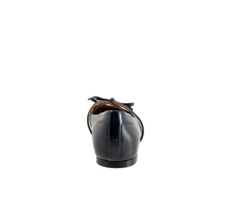 Women's Trotters Carissa Flats