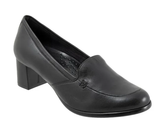 Women's Trotters Cassidy Pumps