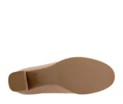 Women's Trotters Cassidy Pumps